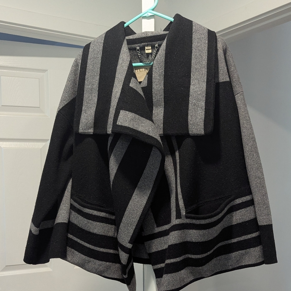 Burberry Brit Stylish Black and Gray Women's Sweater Medium